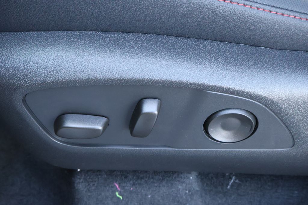 Thumbnail: 2026 Chevrolet Traverse - 16