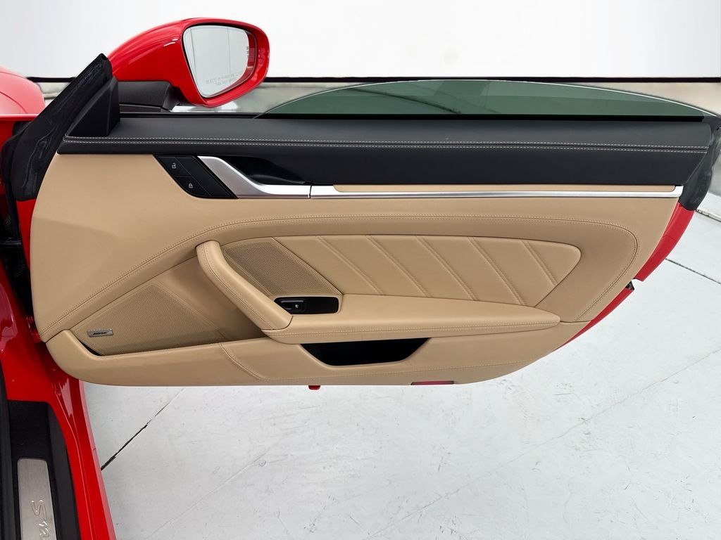 Thumbnail: 2022 Porsche 911 - 31