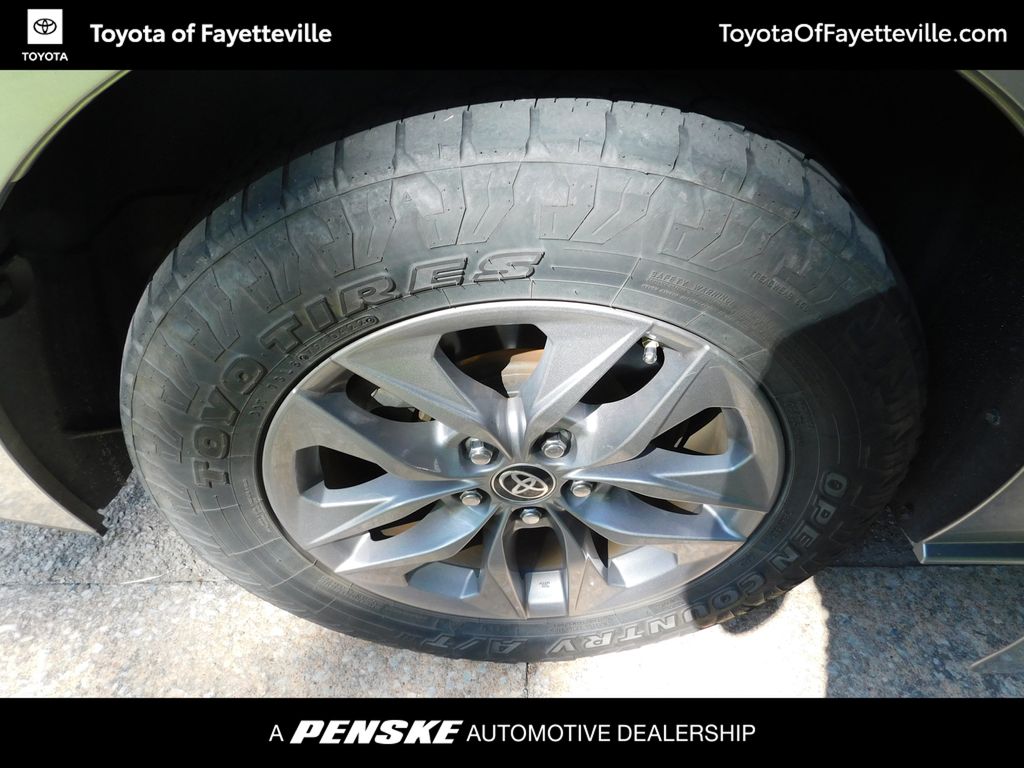 Thumbnail: 2021 Toyota Sienna - 7