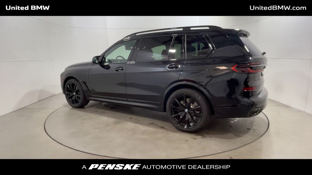 2025 BMW X7 M60i 6