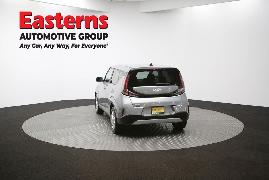 Used 2023  Kia LX image 64