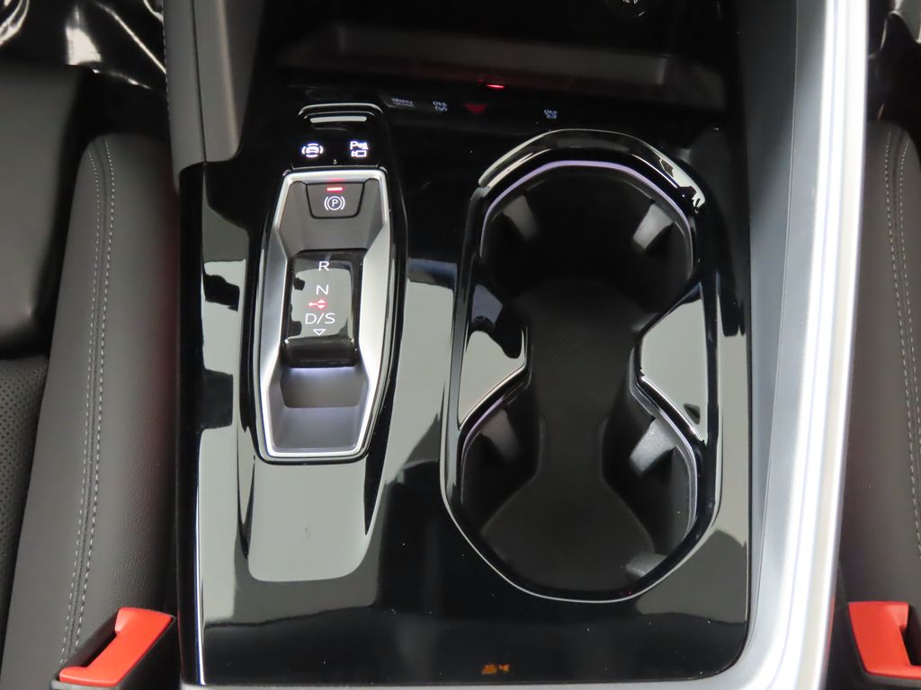 Thumbnail: 2025 Audi Q5 - 20