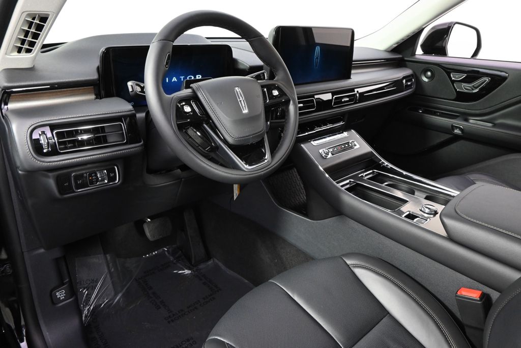 New 2026 Black Lincoln Reserve image 12