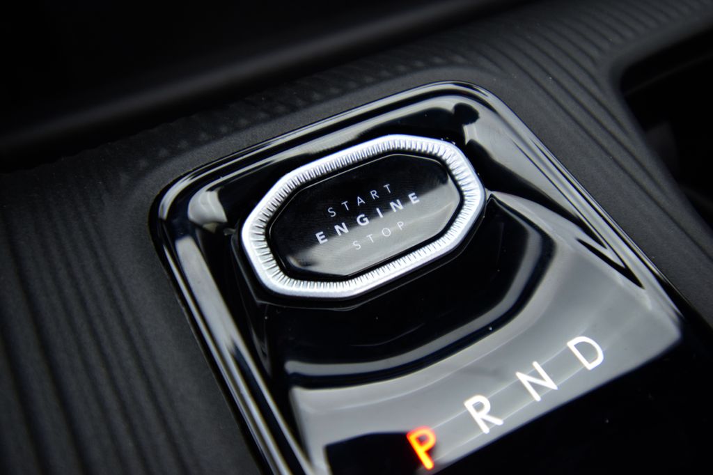 new 2026 Jeep Cherokee car, priced at $45,653