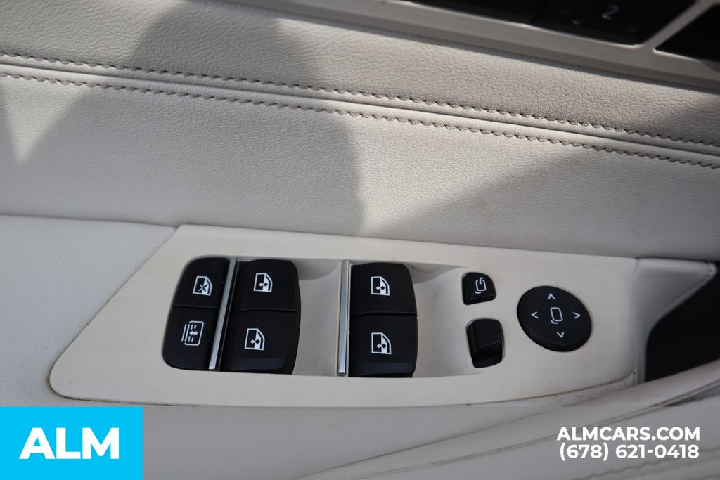 Used 2023 White BMW 540i xDrive image 16