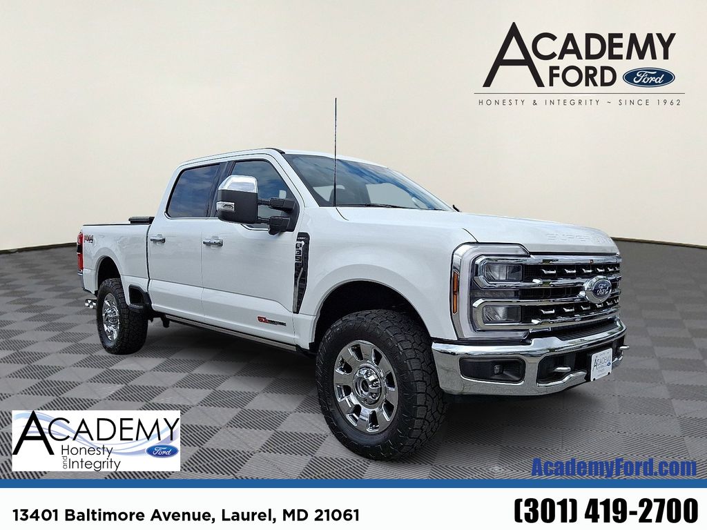 Oxford White 2024 Ford F-350 Super Duty Lariat Crew Cab 4WD Pickup Truck Four-Wheel Drive Automatic