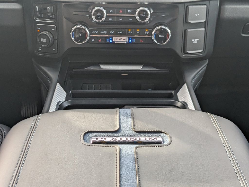 2025 Ford F-250 Super Duty Platinum