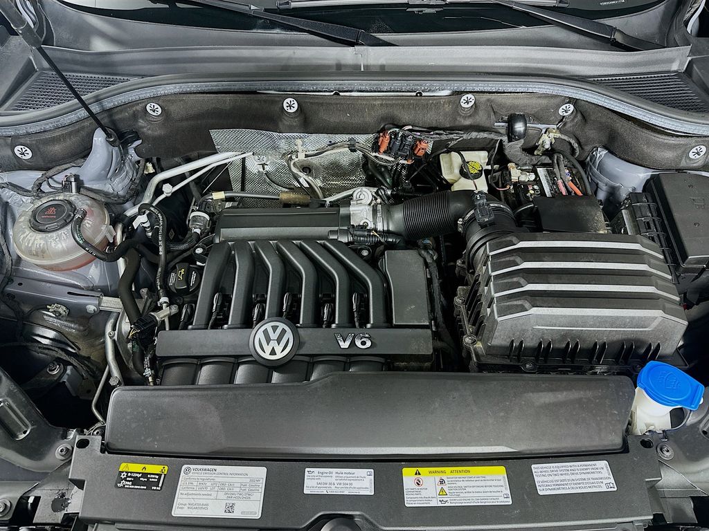 Used 2022 Gray Volkswagen 3.6L V6 SEL R-Line image 33