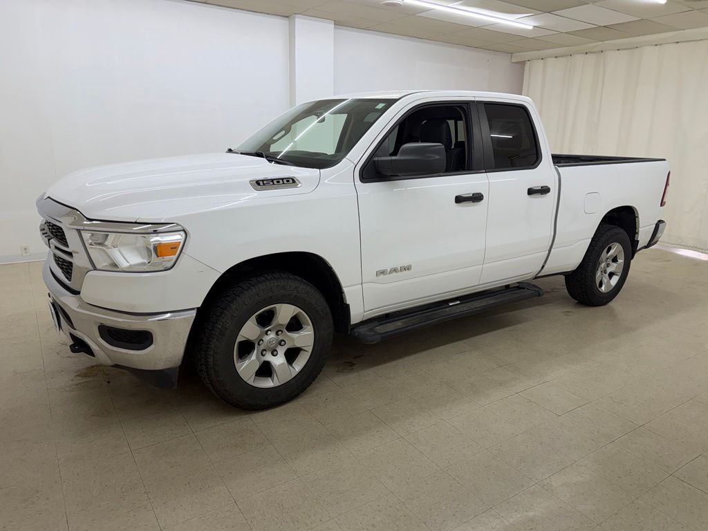 Bright White Clearcoat 2019 RAM 1500 Pickup Truck Four-Wheel Drive 8-Speed Automatic