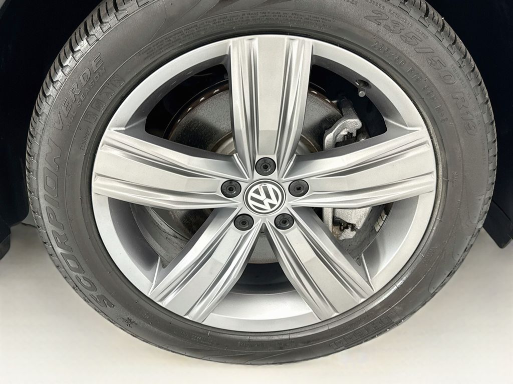 Thumbnail: 2021 Volkswagen Tiguan - 31