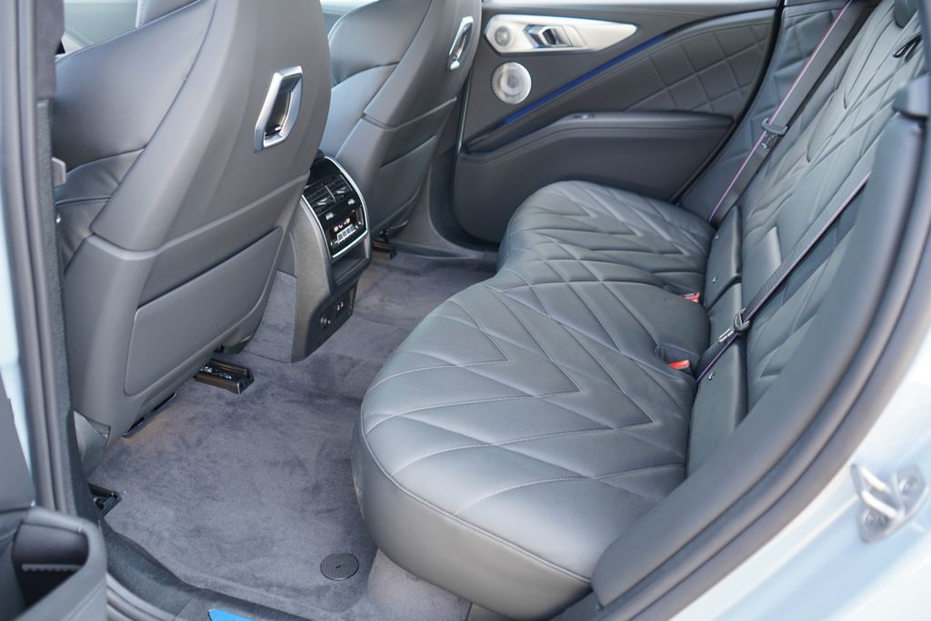 Thumbnail: 2026 BMW XM - 21