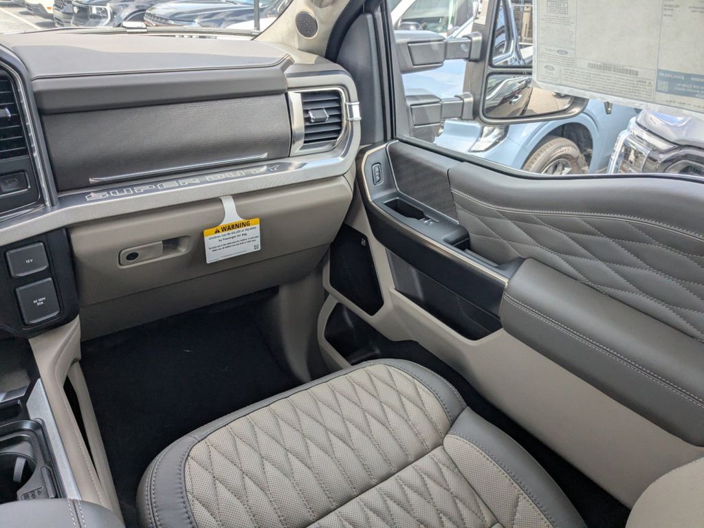 2025 Ford F-250 Platinum