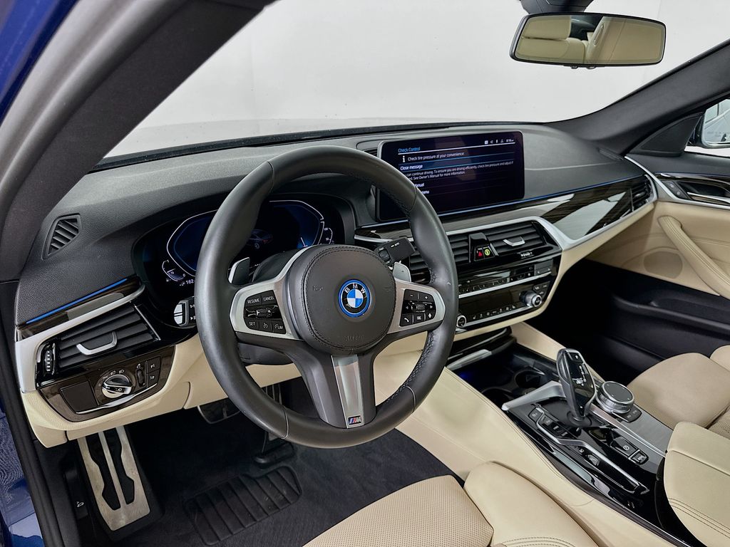 Thumbnail: 2023 BMW 5 Series - 9