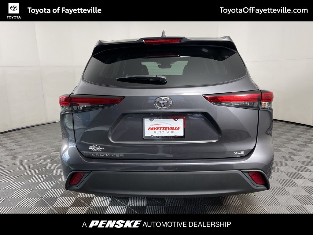 Thumbnail: 2021 Toyota Highlander - 4