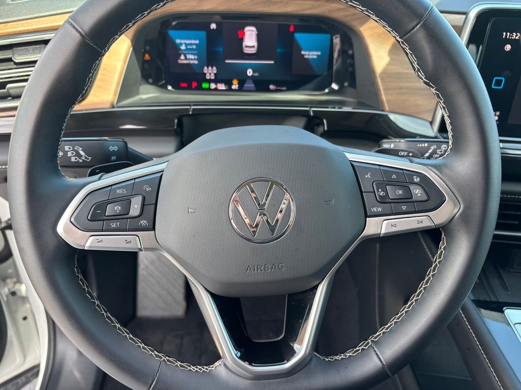 Used Car 2025 Volkswagen Atlas  2.0t Se W/technology For Sale Under $40,000 In Austin, Texas