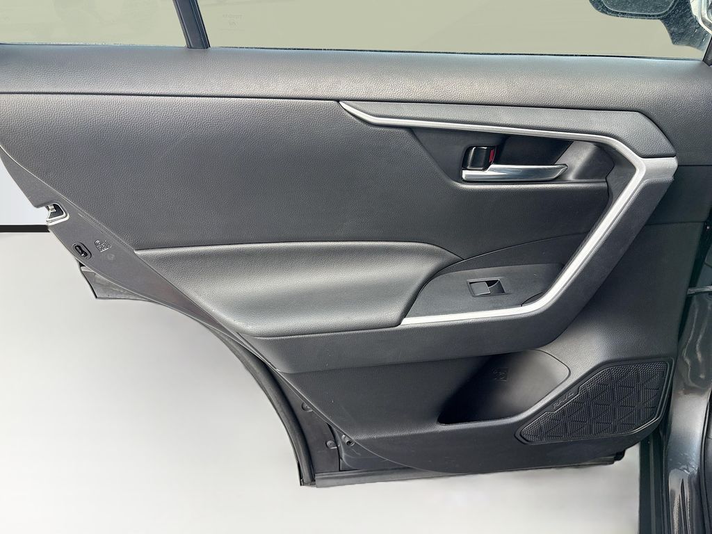Thumbnail: 2021 Toyota RAV4 - 26
