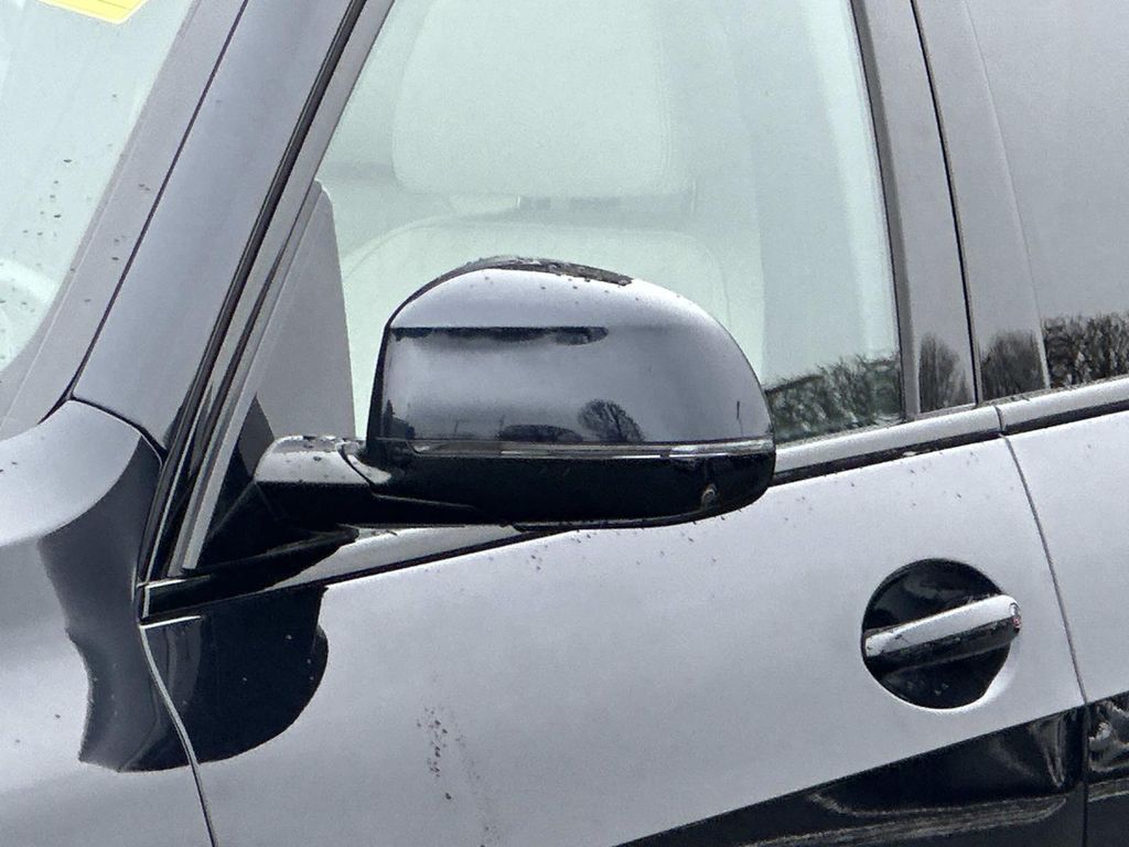 Thumbnail: 2021 BMW X7 - 2