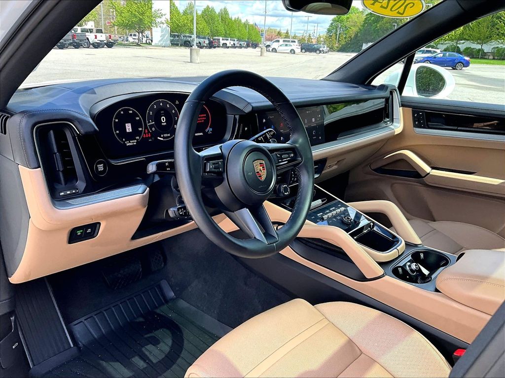 2024 Porsche Cayenne — photo 8