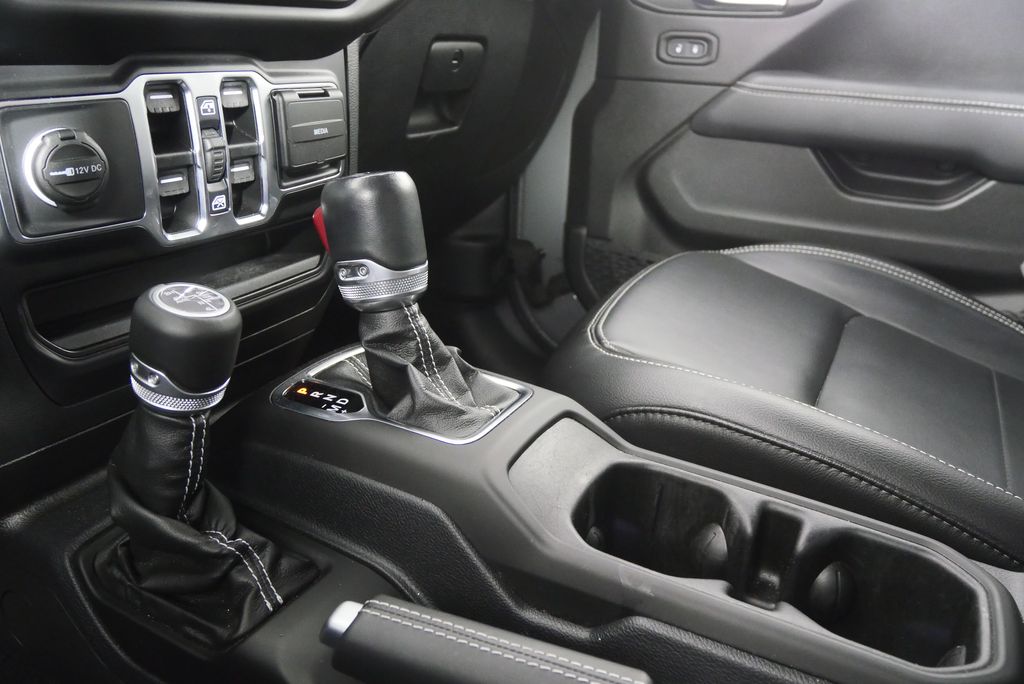 Thumbnail: 2021 Jeep Wrangler - 25