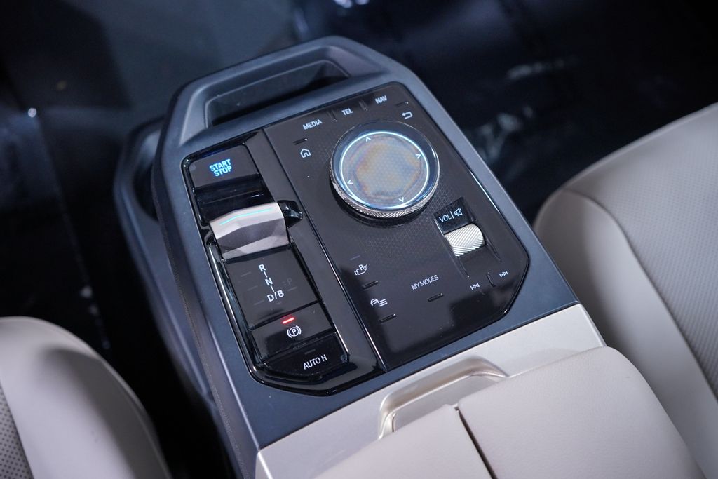 Thumbnail: 2024 BMW iX - 15