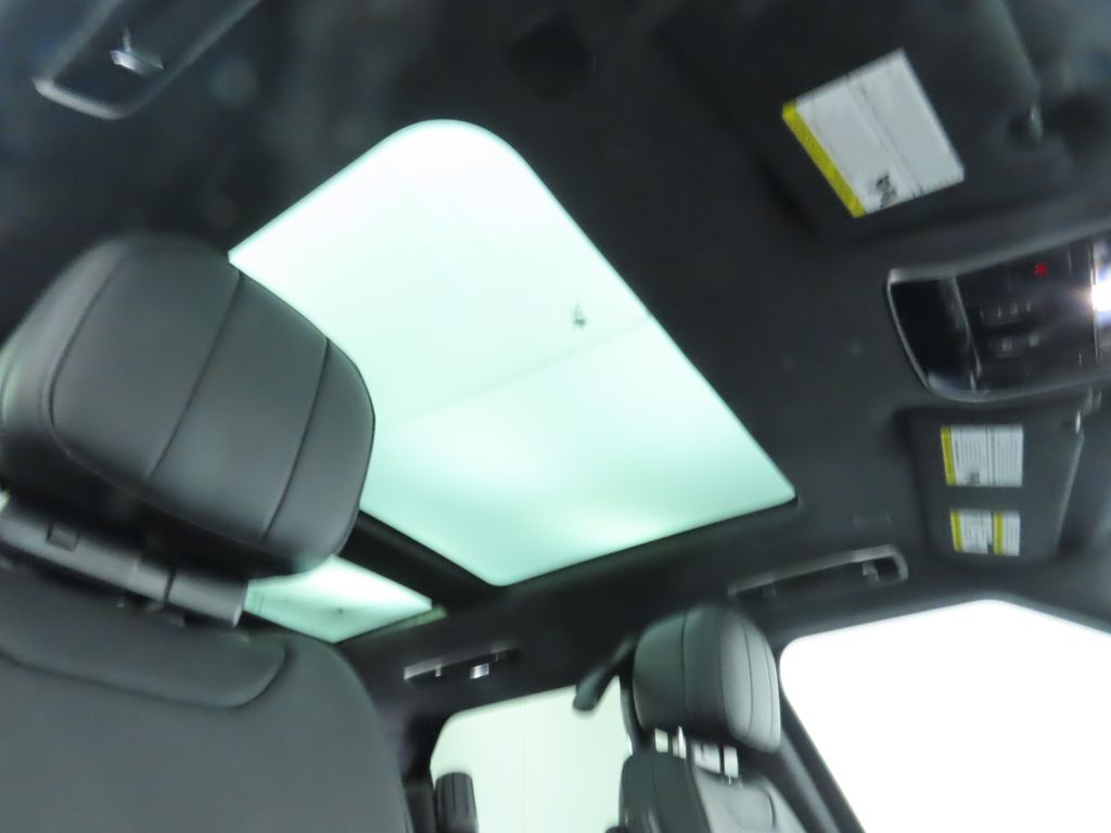 Thumbnail: 2025 Land Rover Range Rover Sport - 19