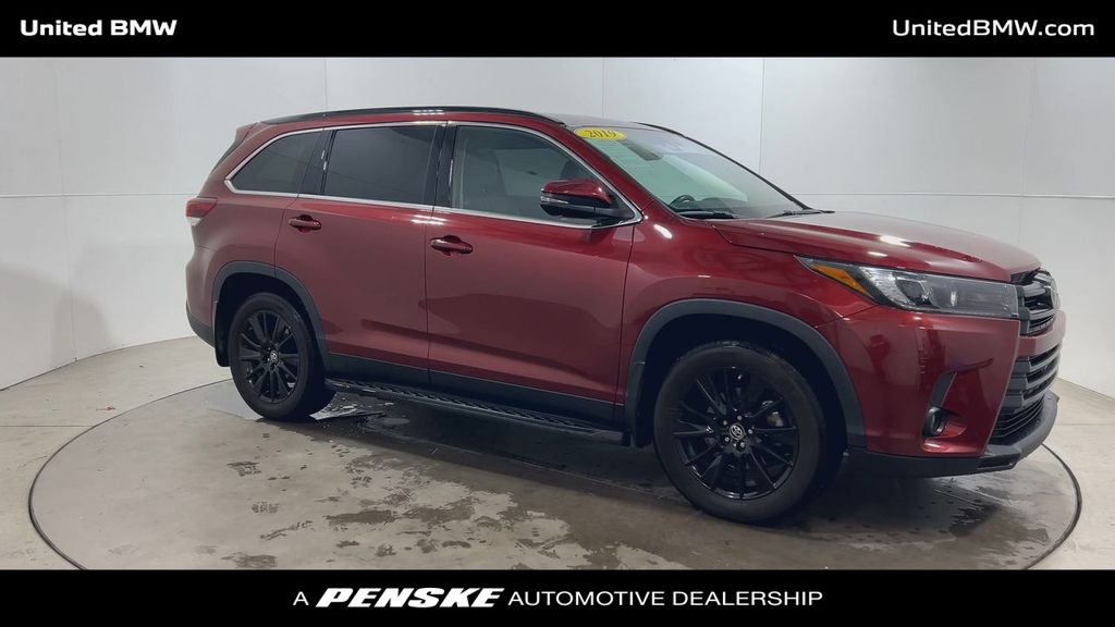 2019 Toyota Highlander SE 2