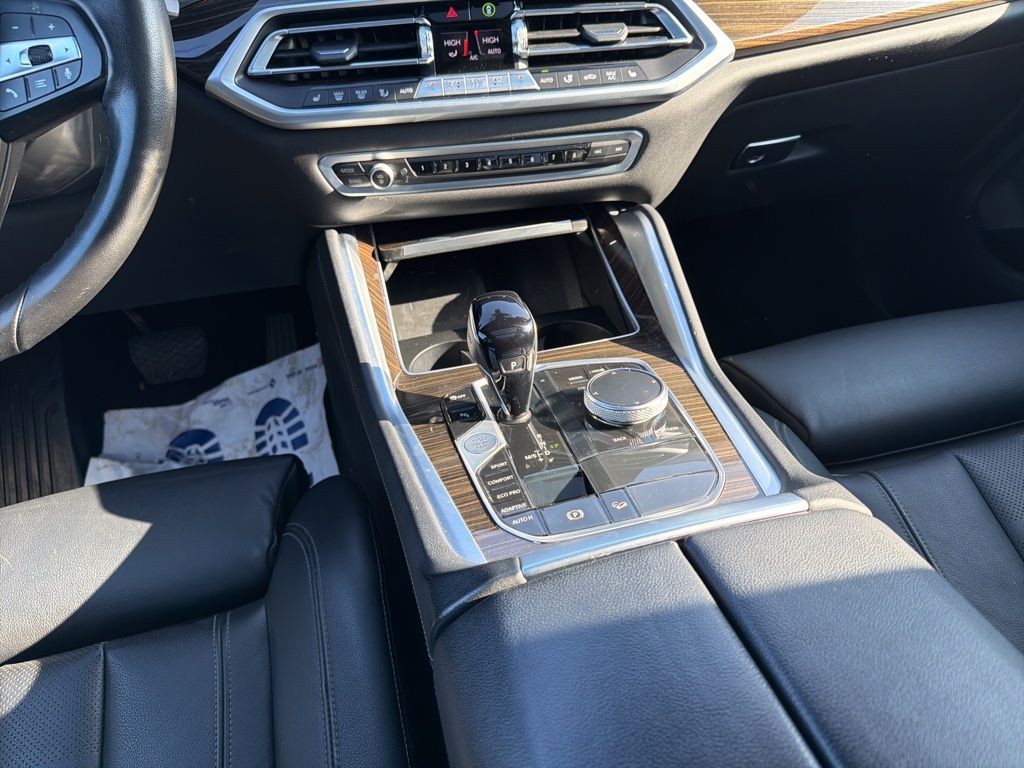 Thumbnail: 2021 BMW X6 - 17