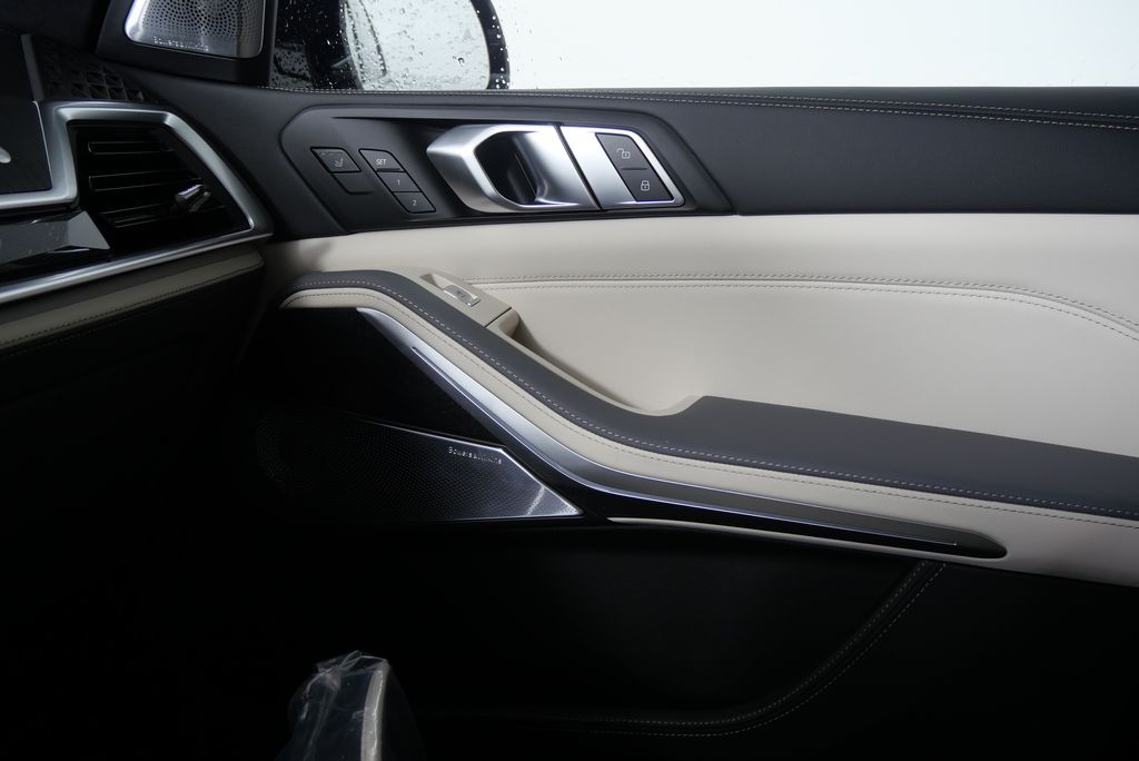 2025 BMW X7 Alpina XB7 29