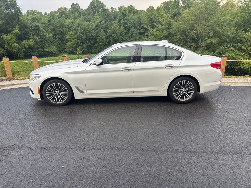Mineral White Metallic 2017 BMW 5 Series Sedan Rear-Wheel Drive 8-Speed Automatic