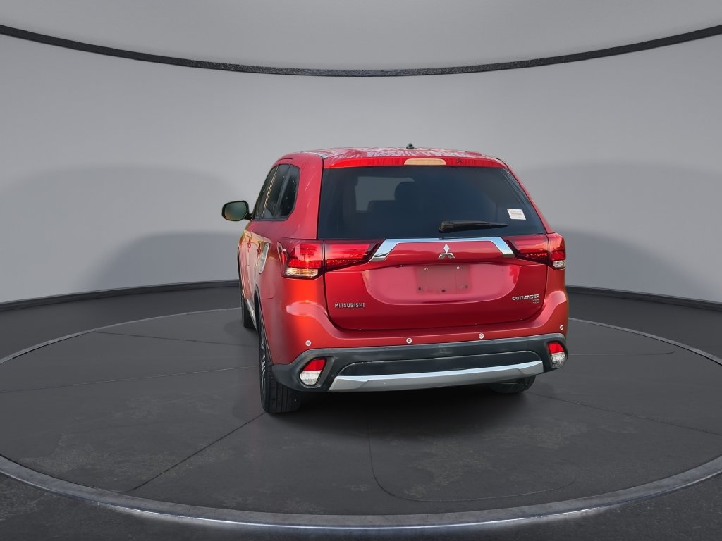Thumbnail: 2016 Mitsubishi Outlander - 7