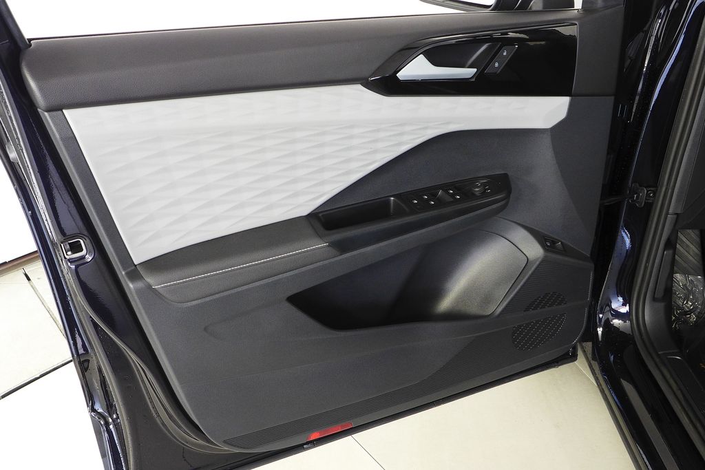 Thumbnail: 2024 Volkswagen Taos - 11