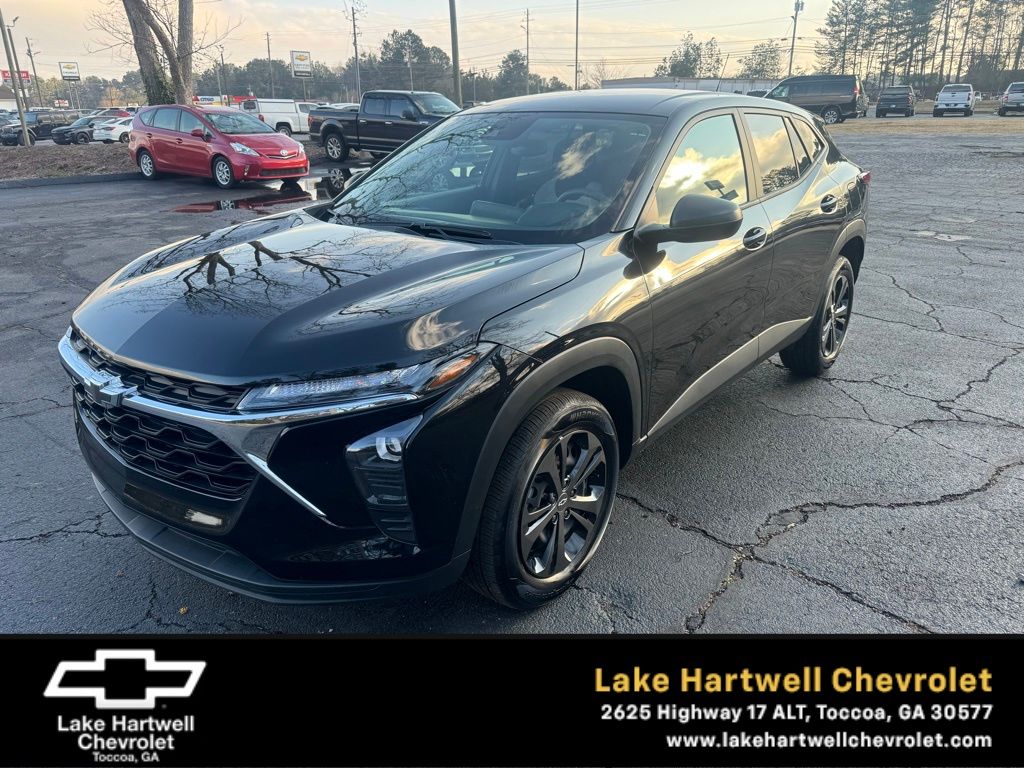 2025 Chevrolet Trax LS FWD