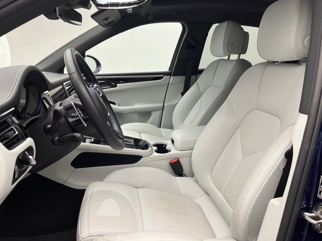 Thumbnail: 2025 Porsche Macan - 5