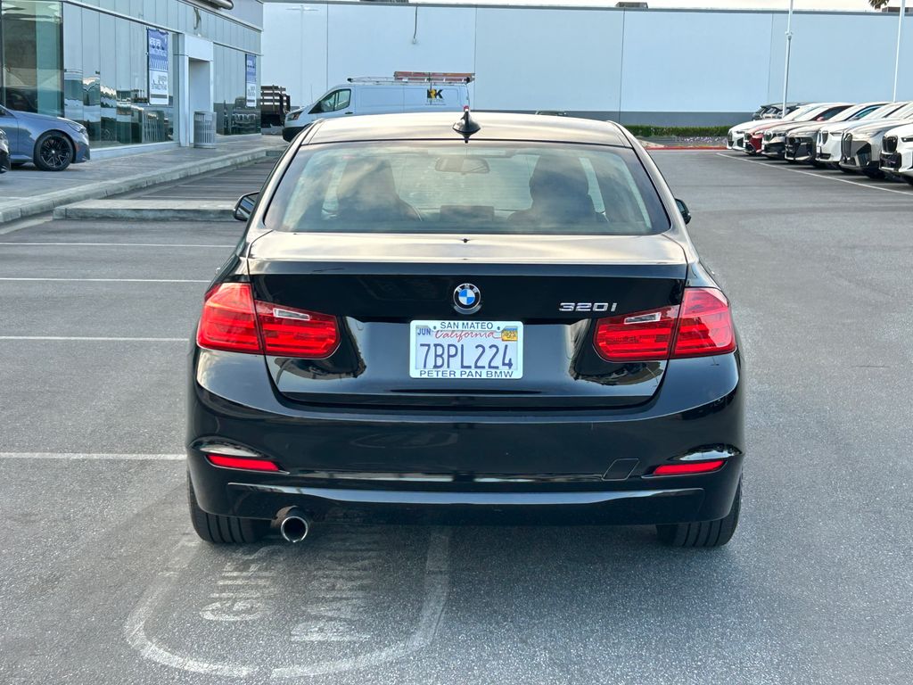 2013 BMW 3 Series 320i 4