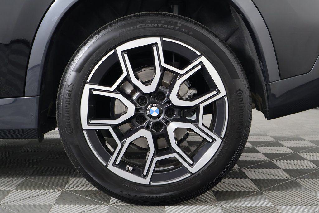 Thumbnail: 2025 BMW X1 - 16