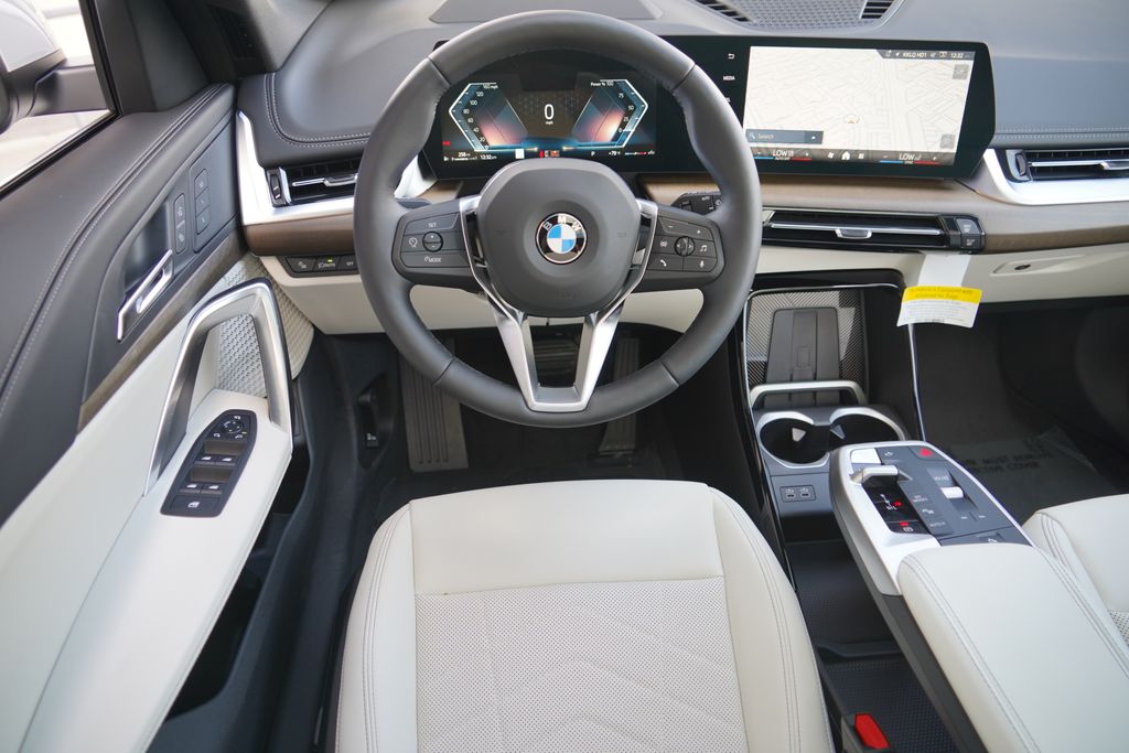 Thumbnail: 2027 BMW X1 - 20
