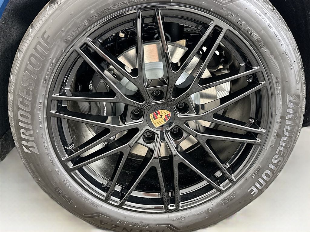 Thumbnail: 2026 Porsche Cayenne - 32