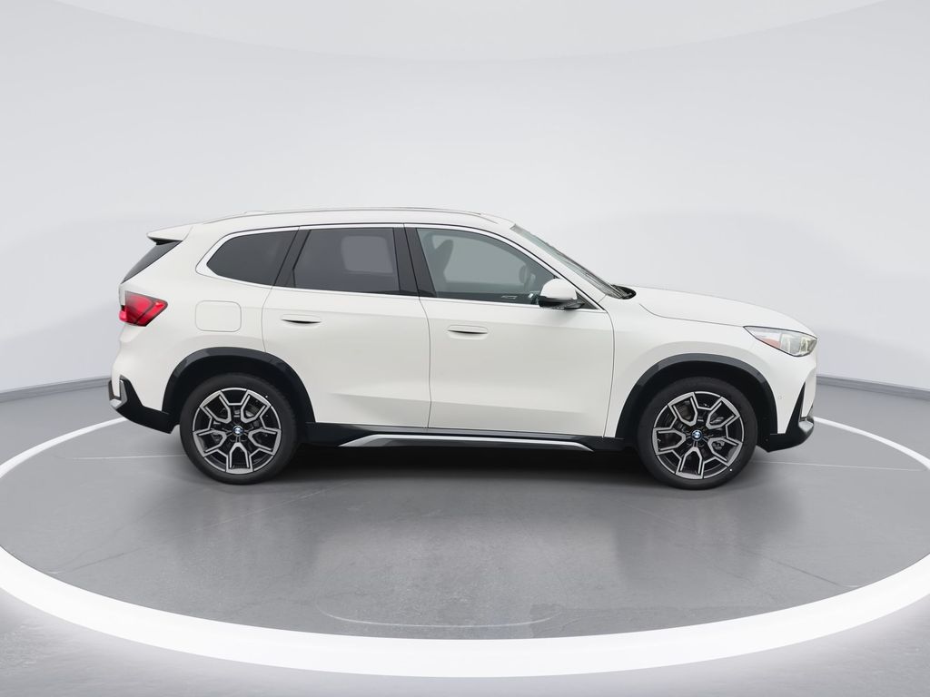 2025 BMW X1 xDrive28i 9