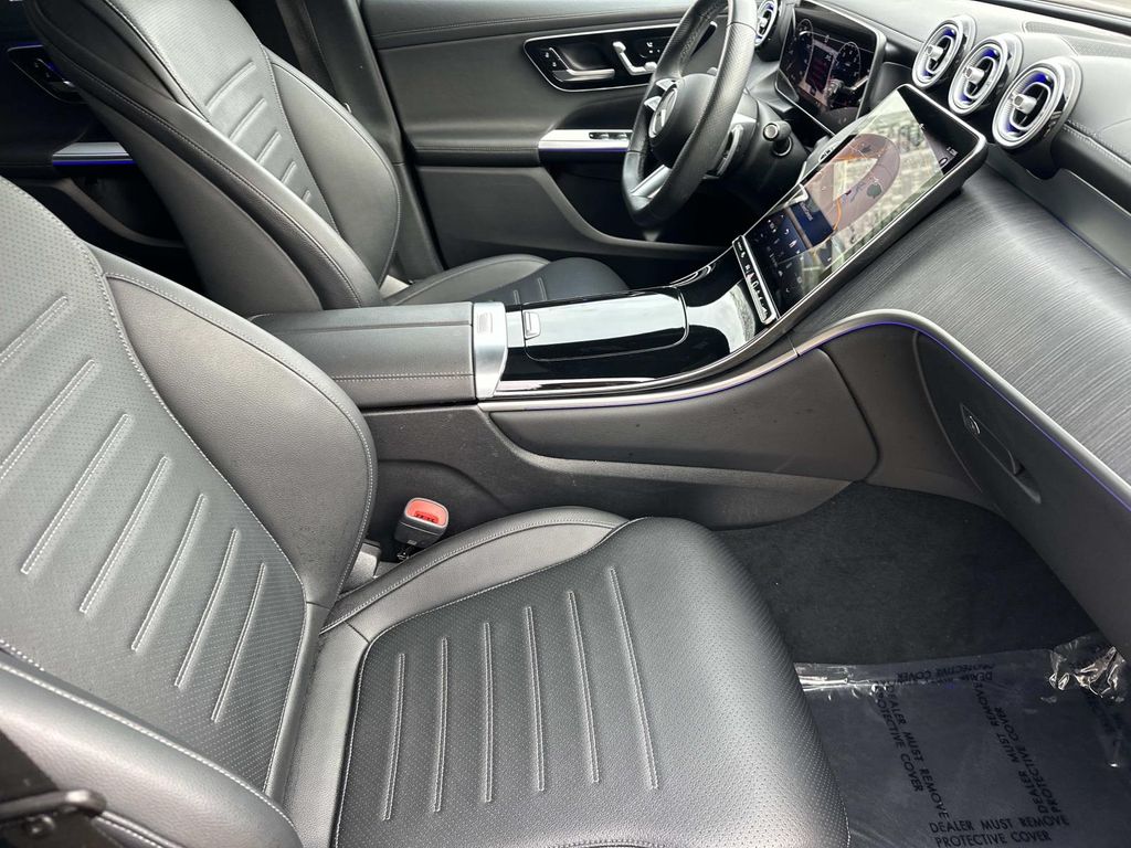 Thumbnail: 2025 Mercedes-Benz GLC - 21