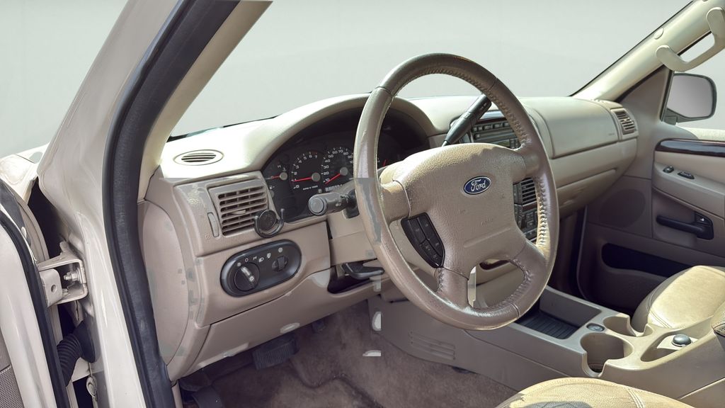 2005 Ford Explorer
