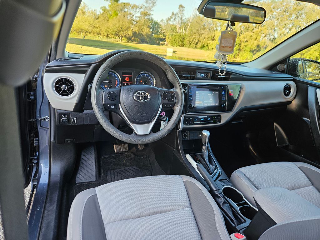 2018 Toyota Corolla LE 11