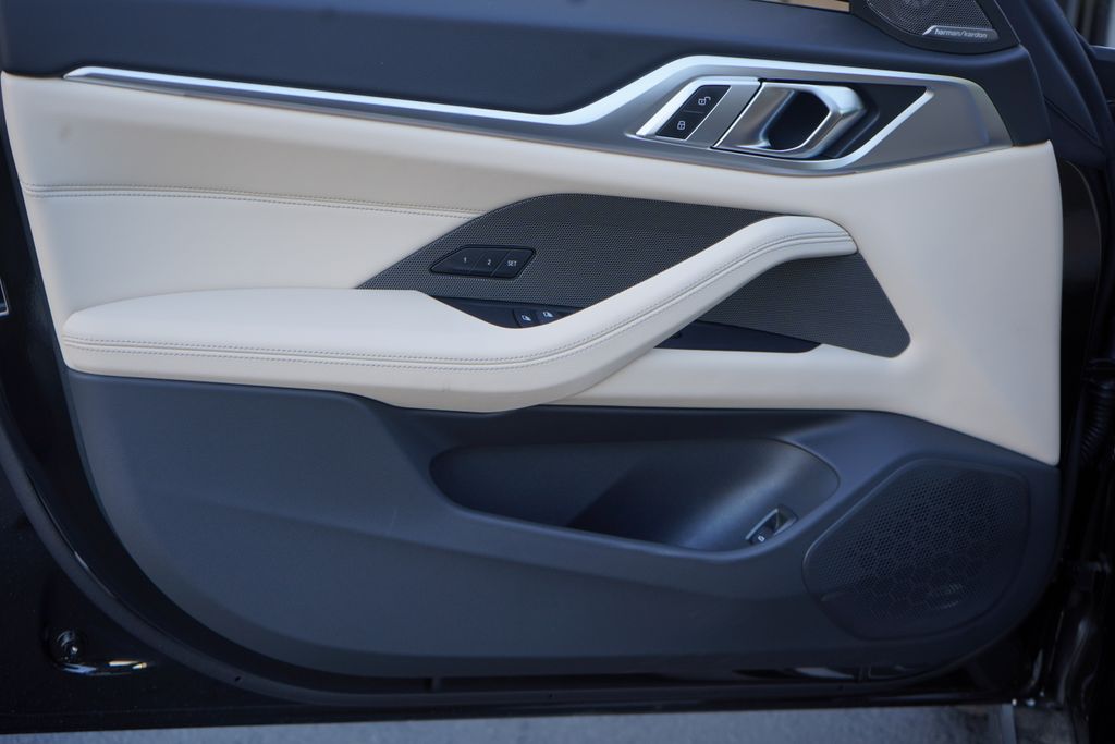 2025 BMW i4 eDrive40 9