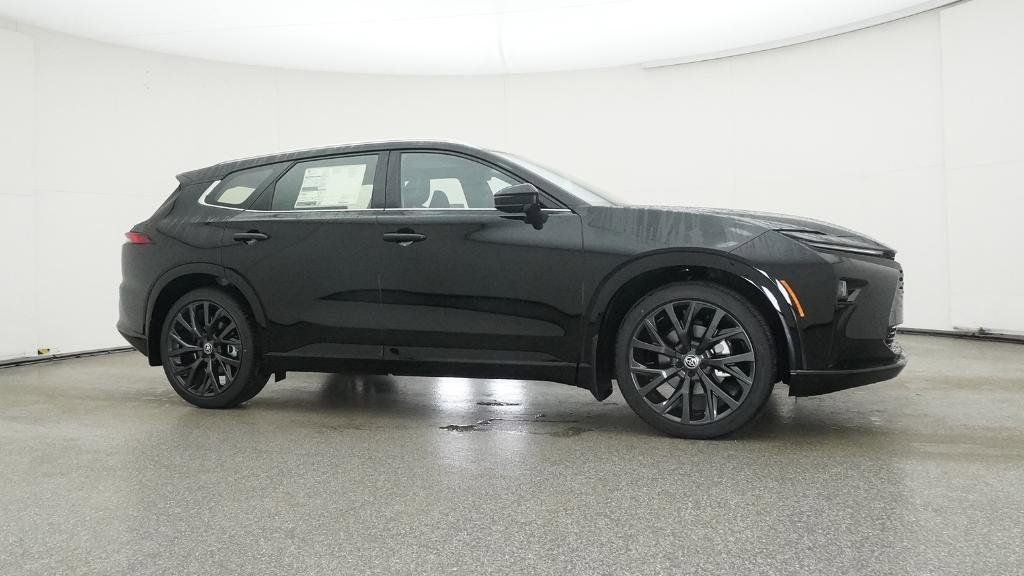 Thumbnail: 2025 Toyota Crown Signia - 2