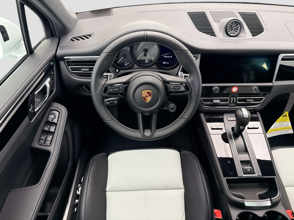 Thumbnail: 2026 Porsche Macan - 13