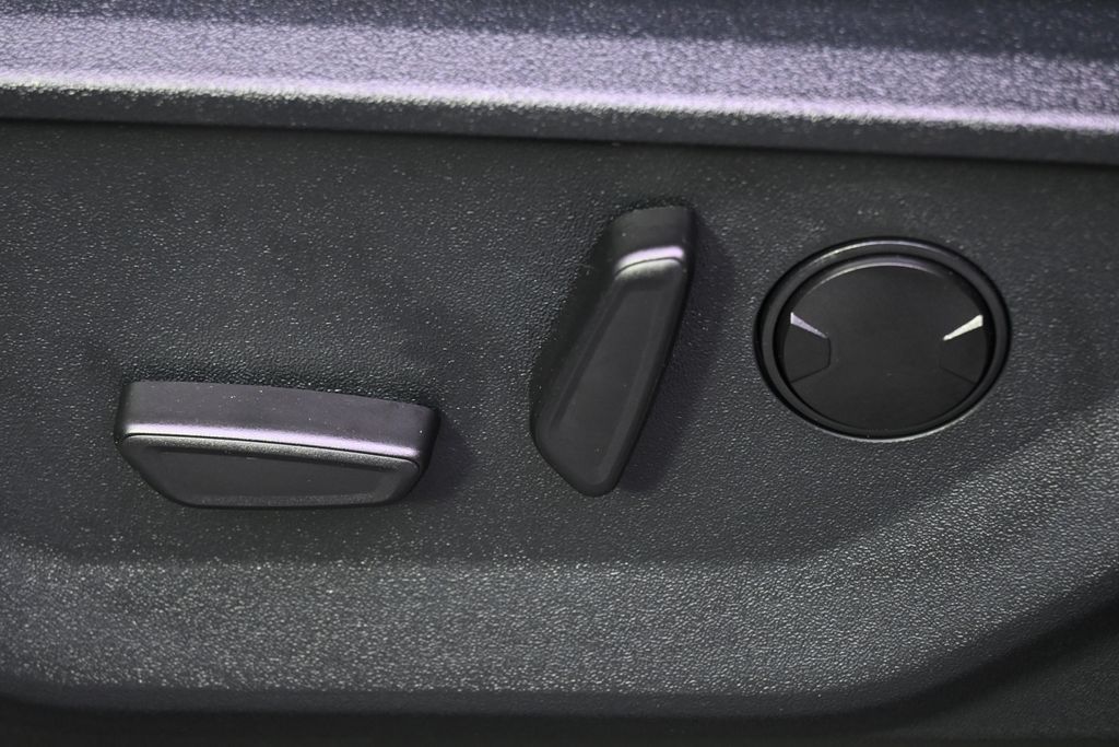 New 2025 Black Ford XLT Hybrid image 14