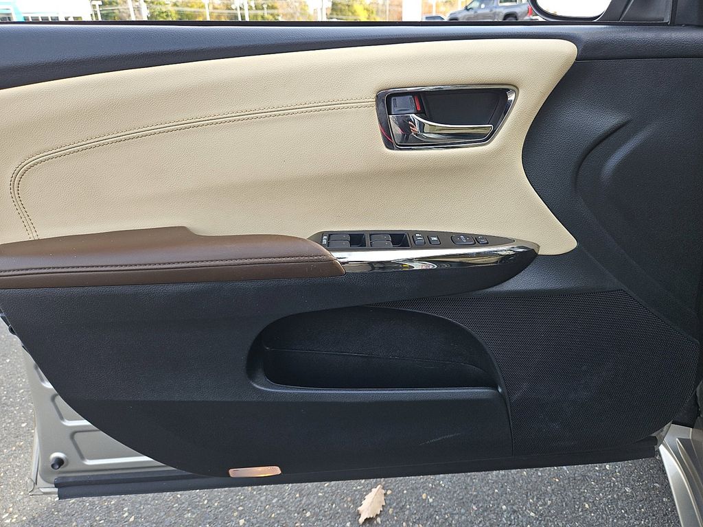 Thumbnail: 2016 Toyota Avalon - 13