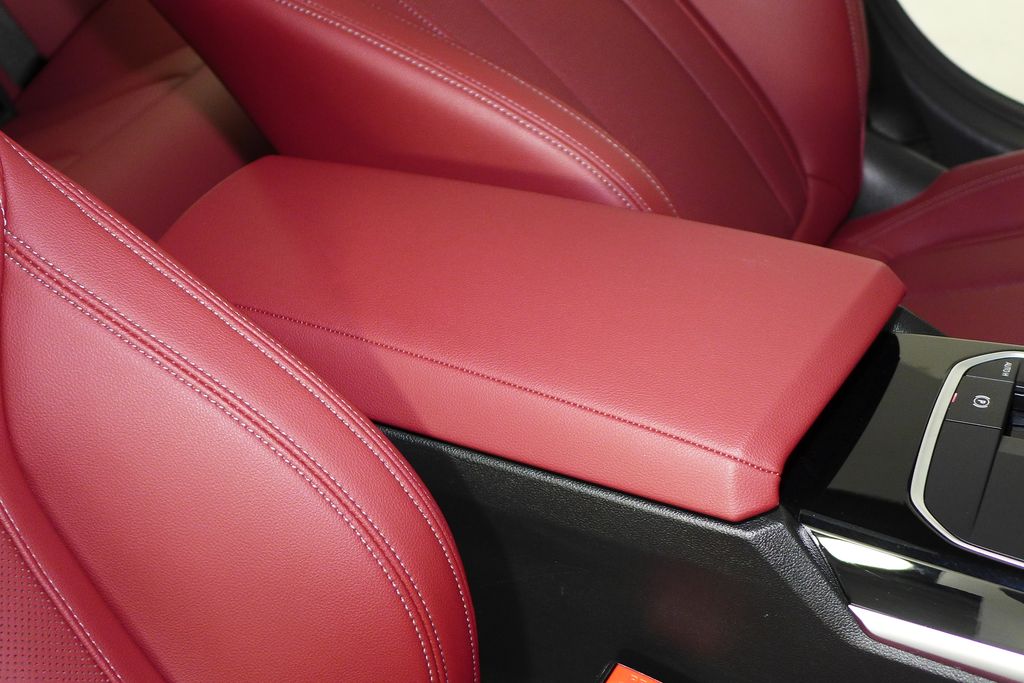 Thumbnail: 2024 BMW 3 Series - 16