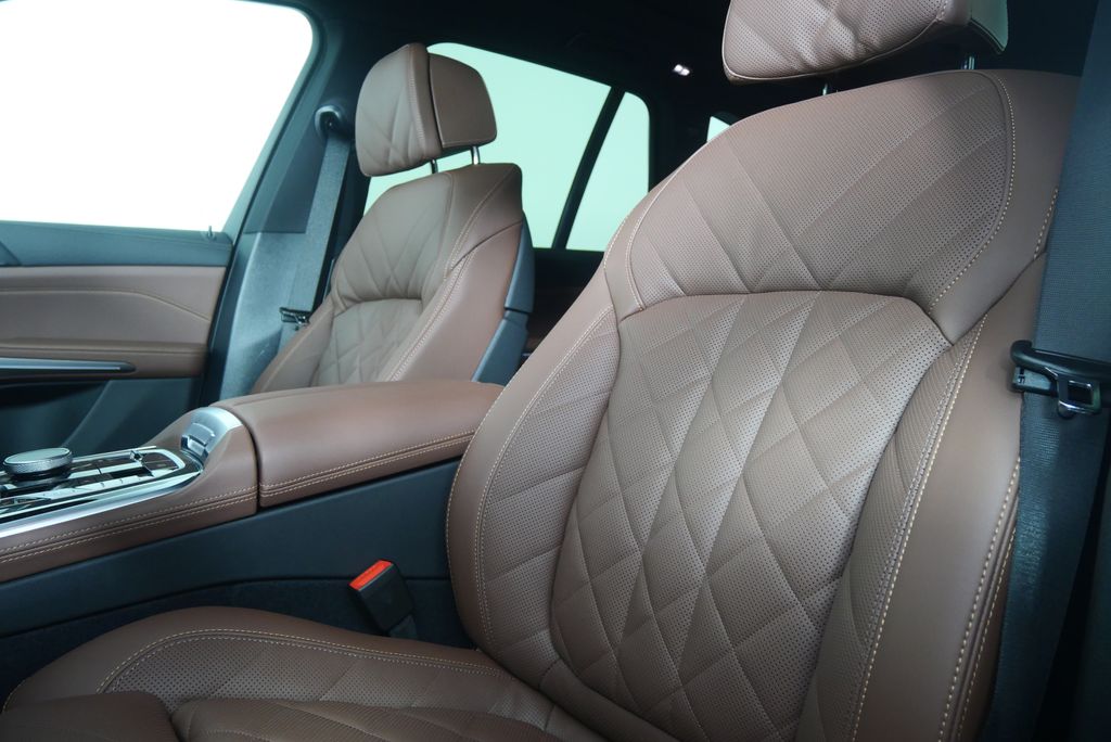 Thumbnail: 2026 BMW X5 - 11