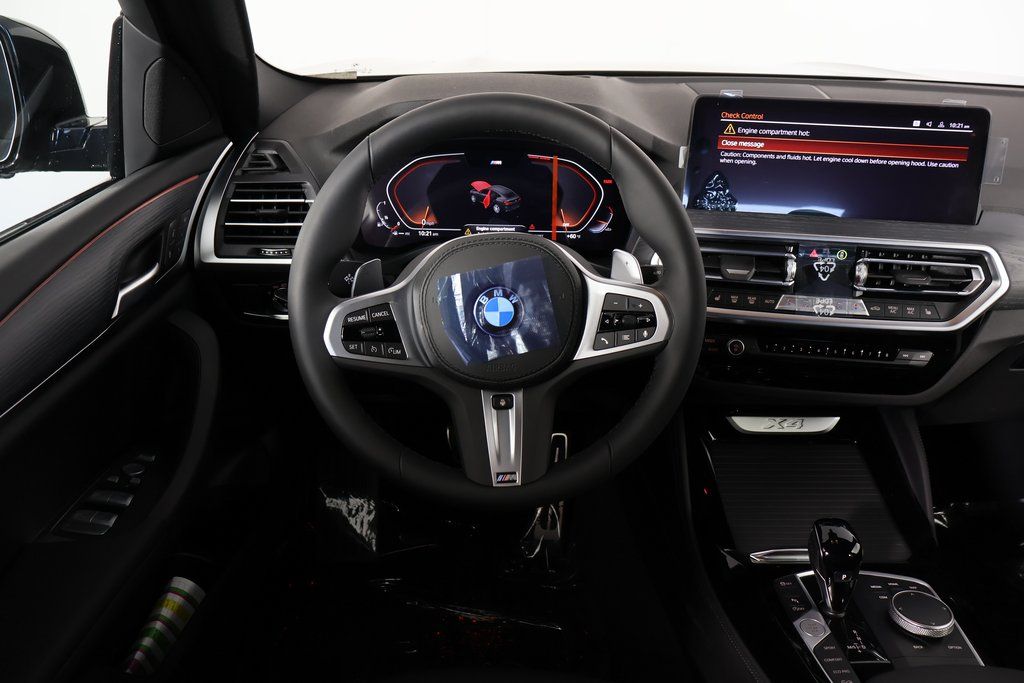 Thumbnail: 2025 BMW X4 - 3