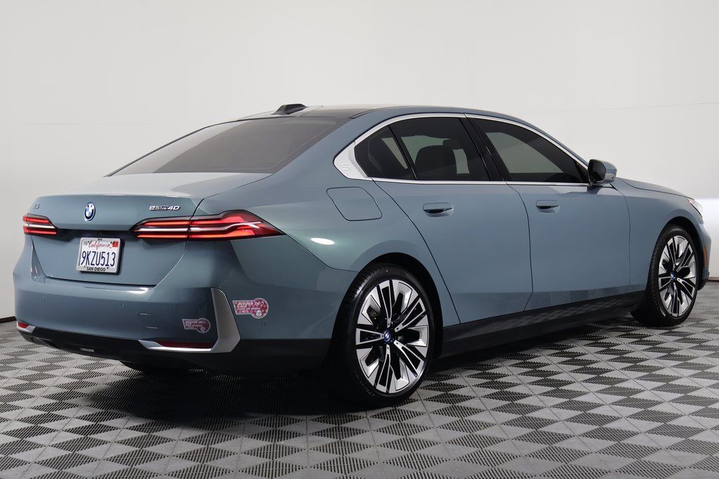 Thumbnail: 2024 BMW i5 - 4